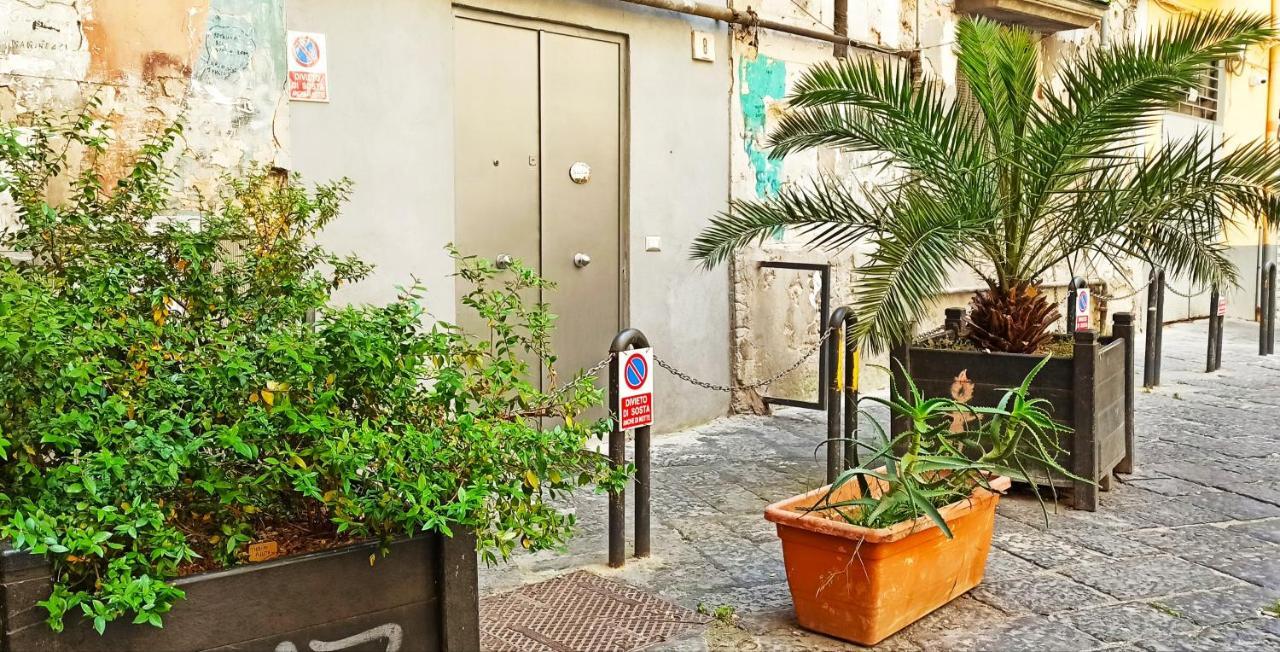 Napoli Pop Chiaia Apartment Exterior photo
